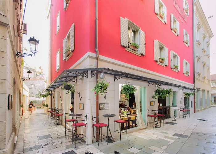 Marmont Heritage Hotel (Adults Only)